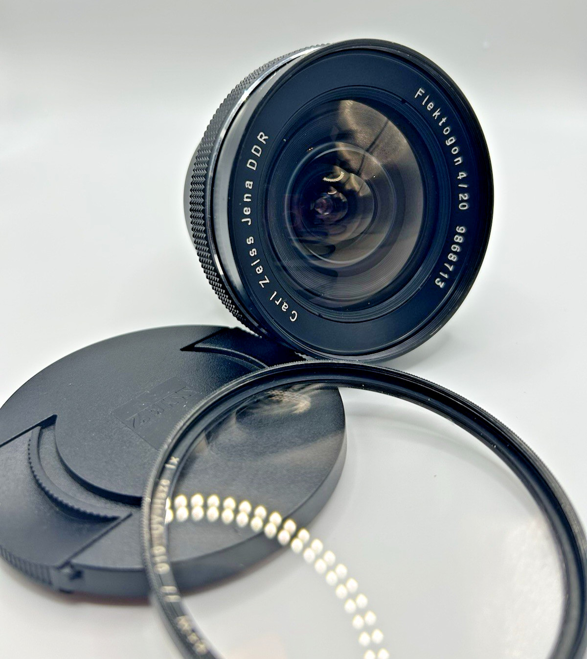 Carl Zeiss Jena DDR Flektogon 20mm  f/4 (M42) wide-angle lens