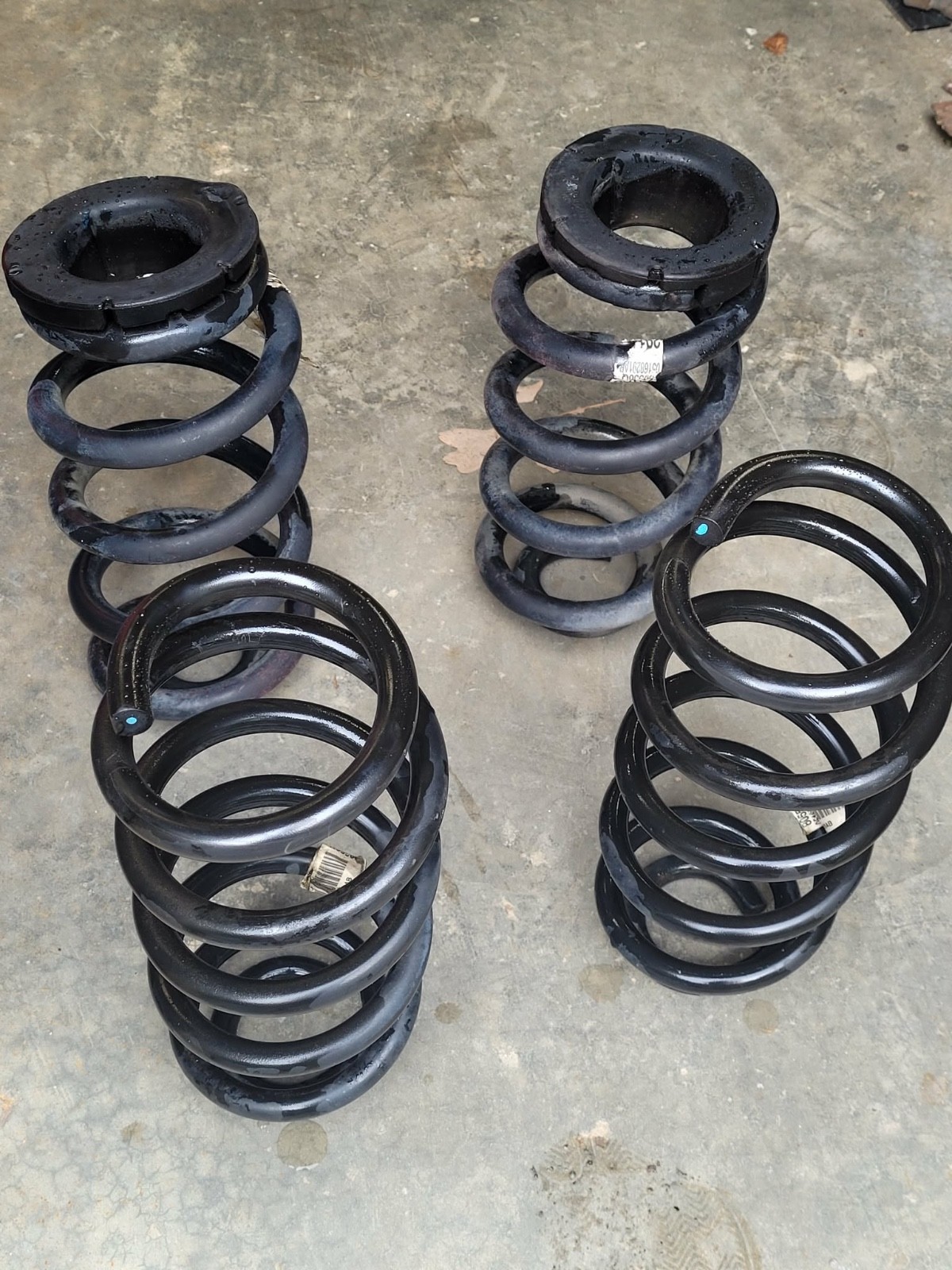 2011-2026 Dodge Durango JEEP Grand Cherokee OEM MOPAR SPRINGS good condition 2011-2026 Dodge Durango JEEP Grand Cherokee OEM MOPAR SPRINGS good condition