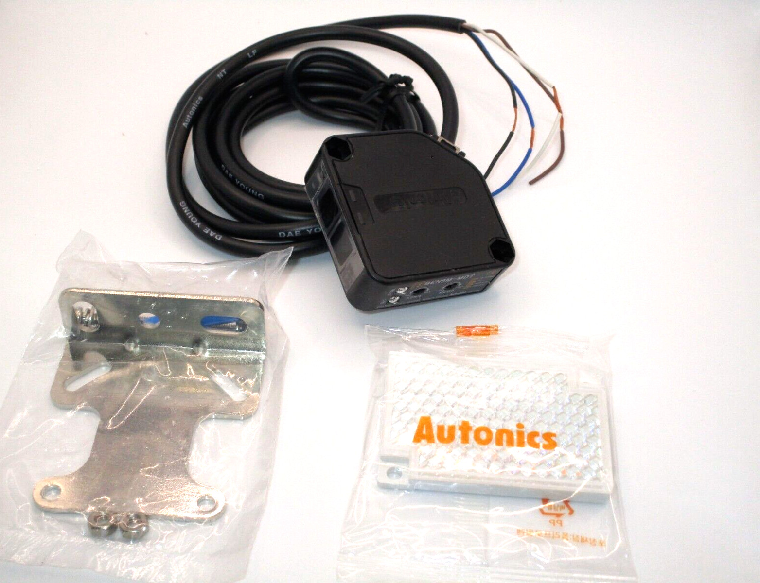 BEN5M-MDT Genuine AUTONICS  Retroreflective Sensor FAST SHIPPING