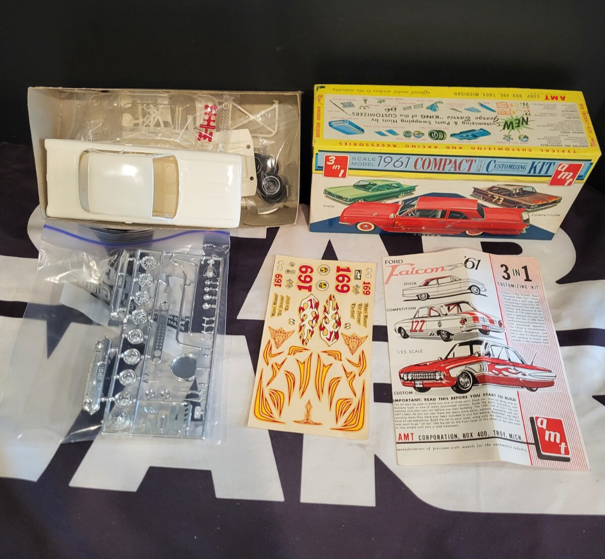 1961 Ford Falcon 61 K-1061 Model Kit AMT 3 Way 1/25 VINTAGE MIB NEW Unbuilt