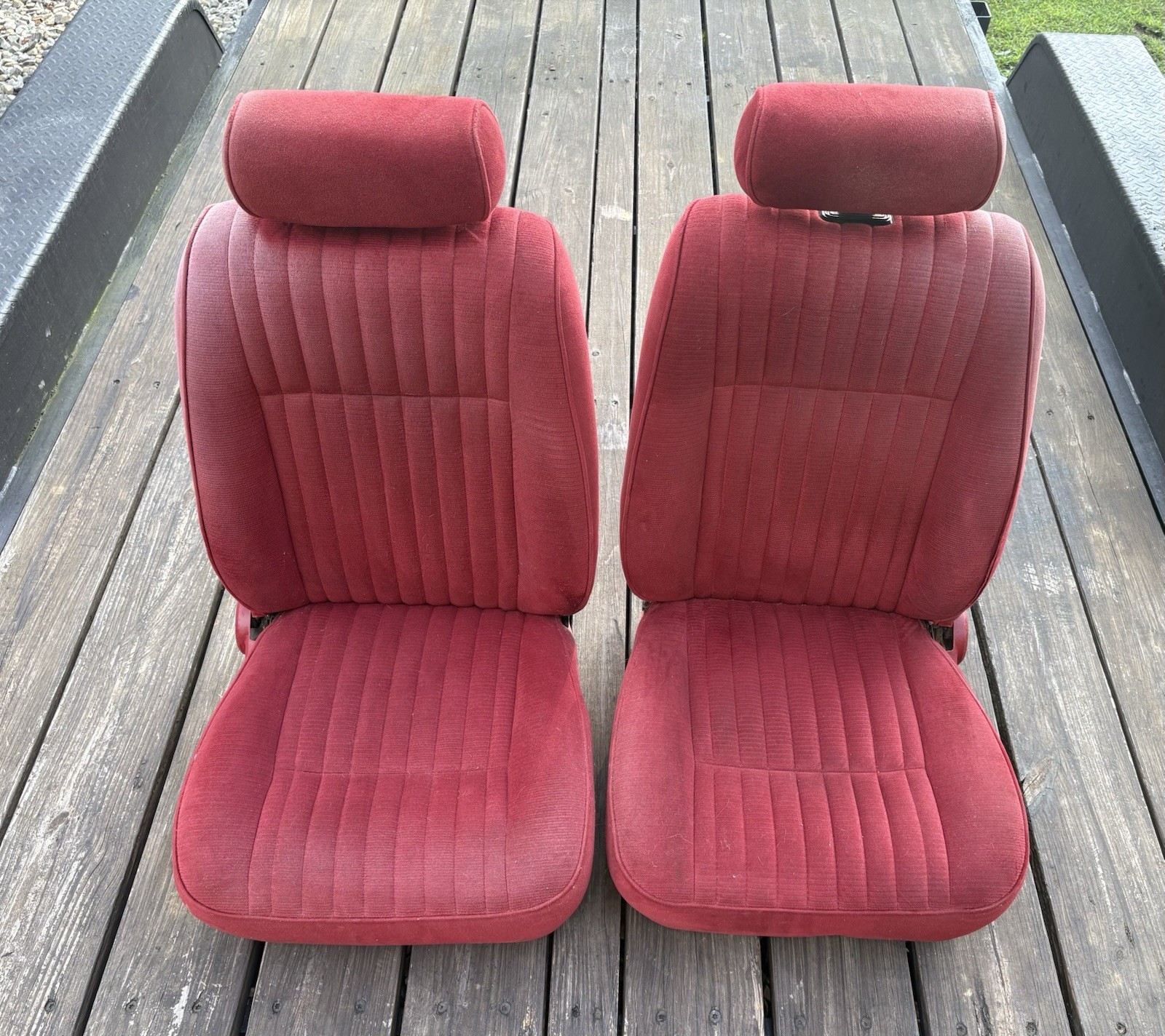 1983-1988 Ford Thunderbird Front Red Seats T Bird Turbo Coupe Seat Pair Set 1983-1988 Ford Thunderbird Front Red Seats T Bird Turbo Coupe Seat Pair Set
