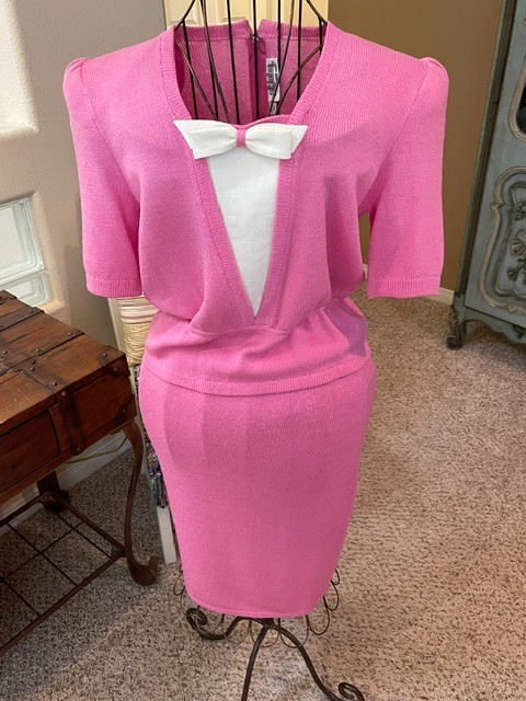 St. John Collection Pink Knit Top and Skirt 2-Piece Set Size 10