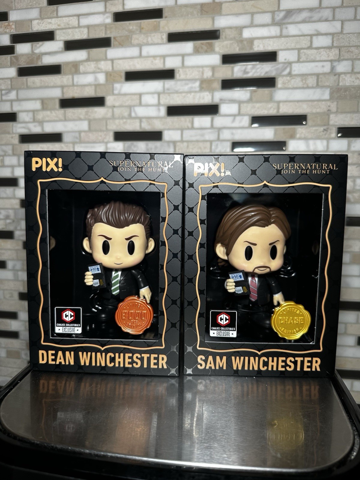 Thrilljoy Pix Supernatural Dean Winchester & Sam Winchester CHASE W/Protector