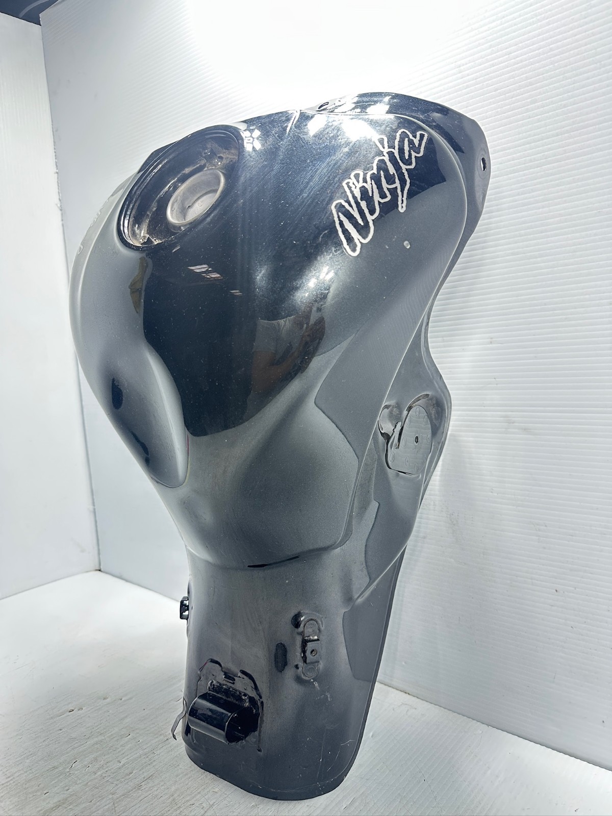 2011-2015 Kawasaki ZX10R Fuel Tank Gas Petrol (Used) no rust  or leaks de