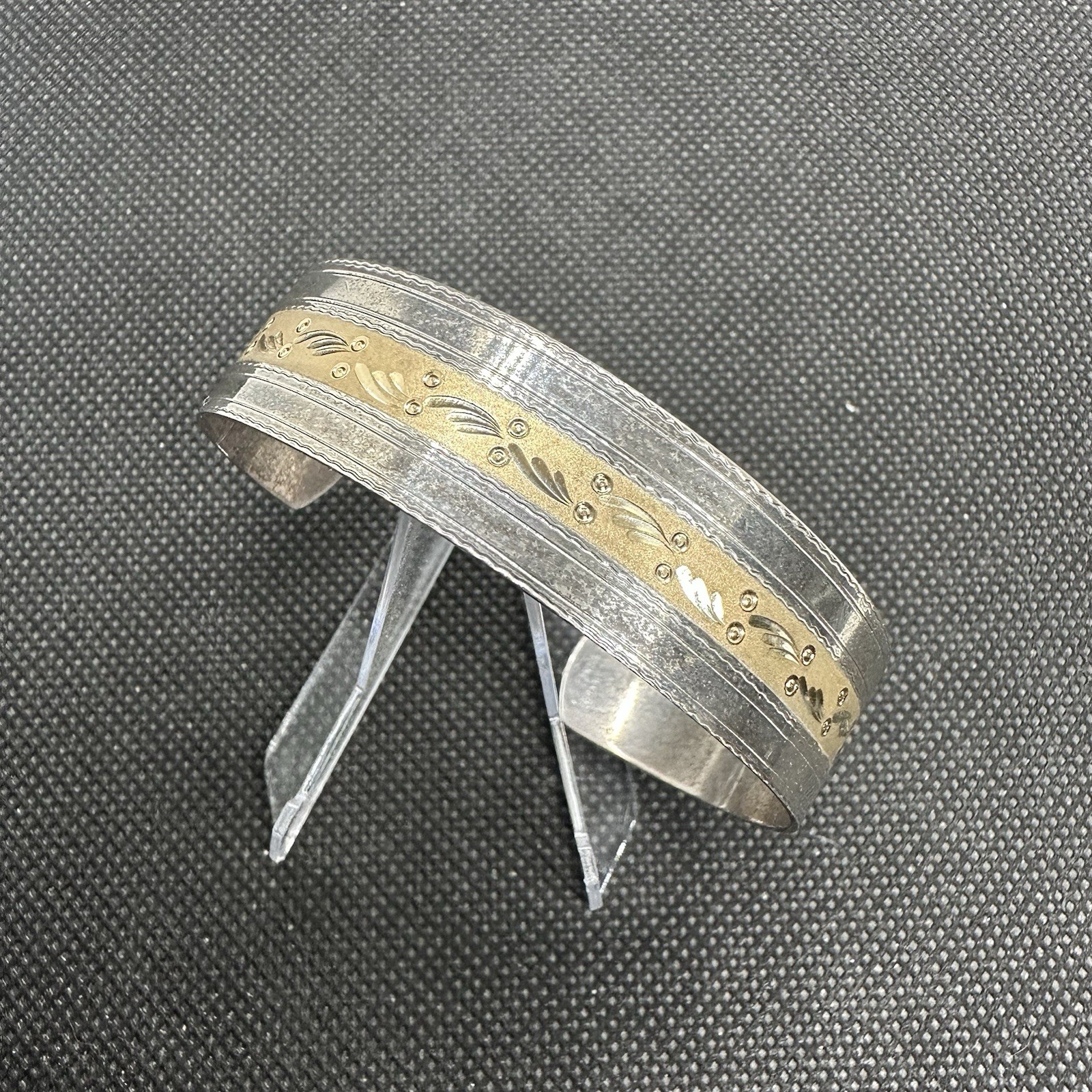 Vintage Simmons Sterling Silver 14k Gold Etched Signet Cuff Bracelet 19.93g Vintage Simmons Sterling Silver 14k Gold Etched Signet Cuff Bracelet 19.93g