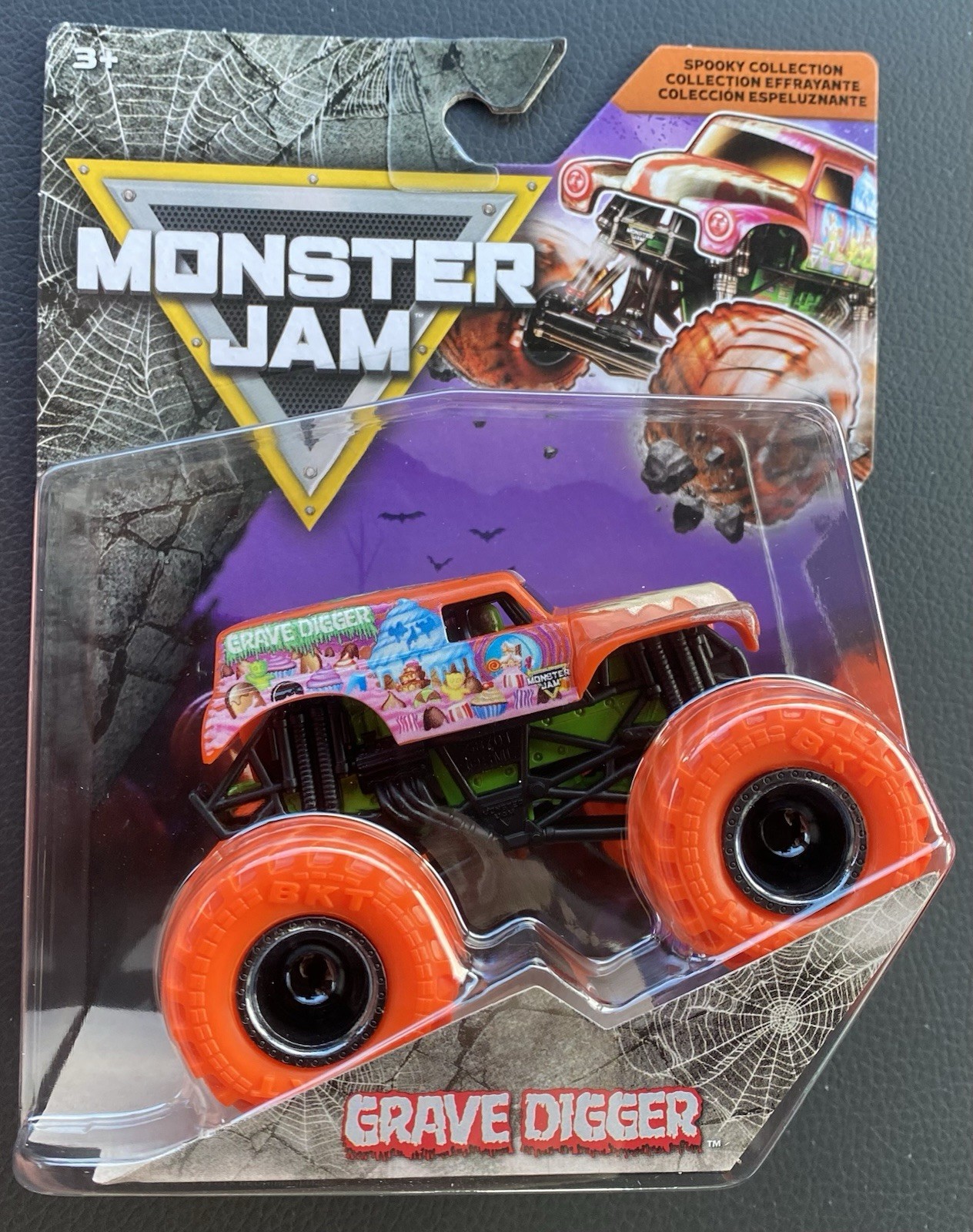 2026 Monster Jam Spooky Collection Grave Digger Halloween In Hand HTF  👻