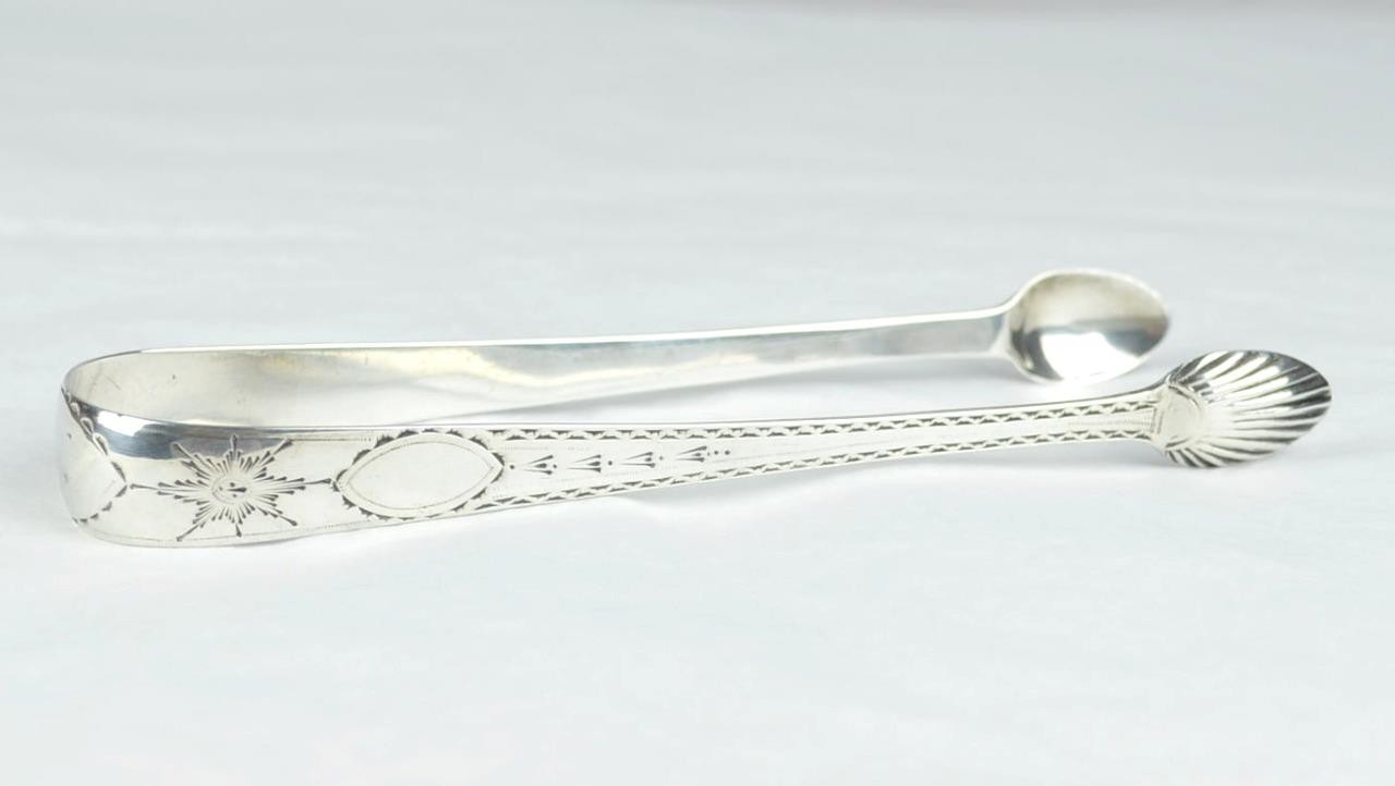 ANTIQUE BRIGHT CUT STERLING SILVER JOHN STOYTE SUGAR TONGS-DUBLIN IRELAND c1788