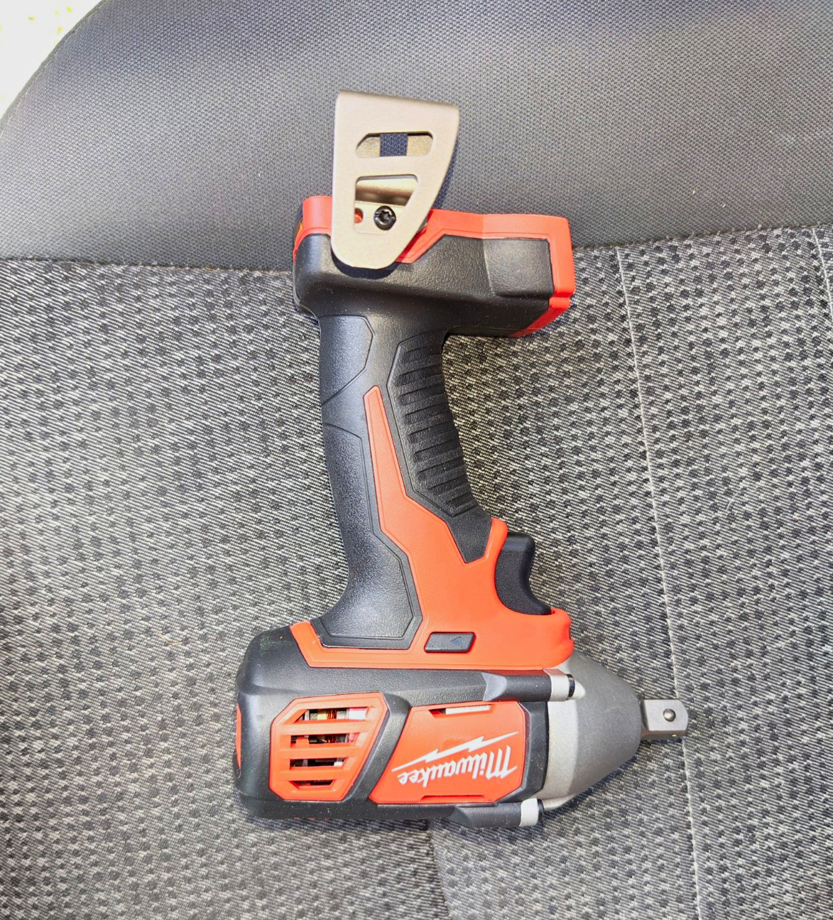Milwaukee 2659-20 18V 1/2 in Drive Impact Wrench 183 ft-lb Tool Only Milwaukee 2659-20 18V 1/2 in Drive Impact Wrench 183 ft-lb Tool Only
