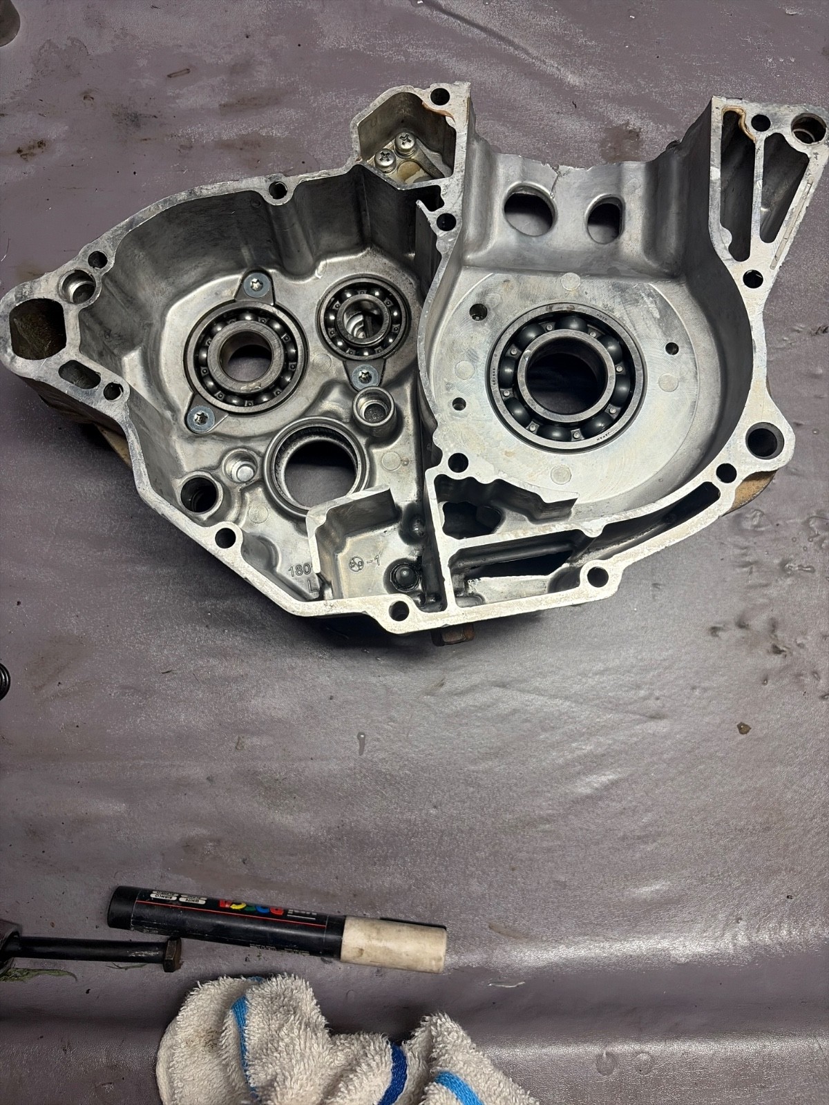 2014 Kawasaki KX250F KX 250 OEM LEFT CRANKCASE CRANK CASE HALF NICE 11-16 2014 Kawasaki KX250F KX 250 OEM LEFT CRANKCASE CRANK CASE HALF NICE 11-16