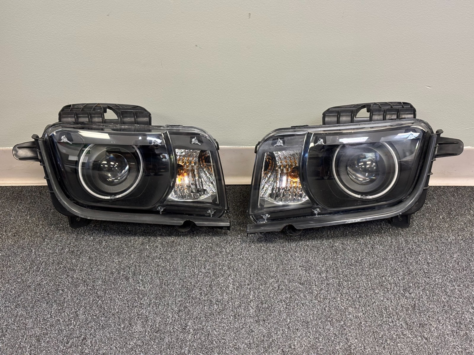 2010-2013 Chevrolet Camaro HID Right Left Headlight Set Pair Aftermarket