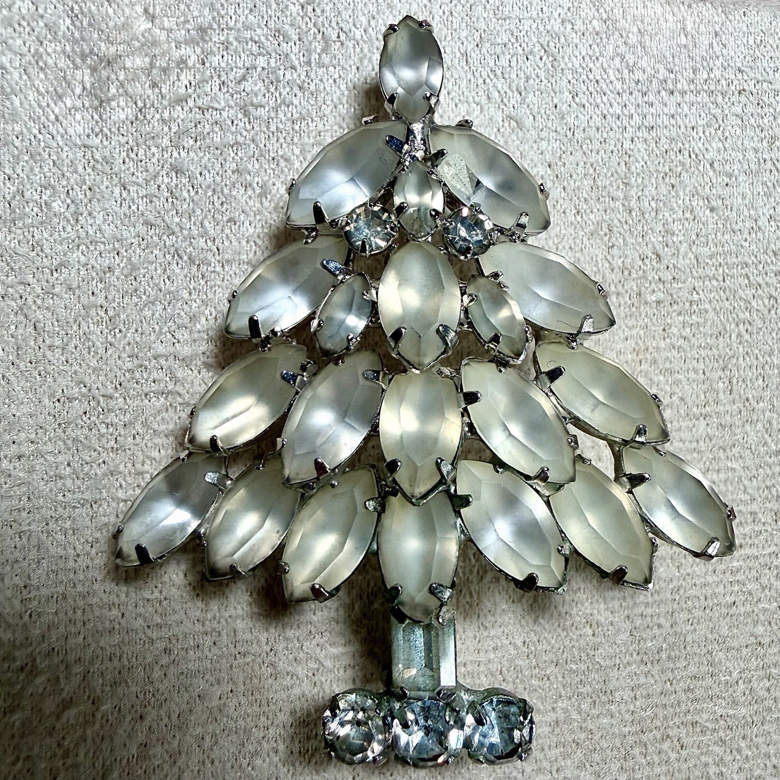 Vintage Napier Christmas Tree Brooch Frosted Rhinestone Silver Tone Signed