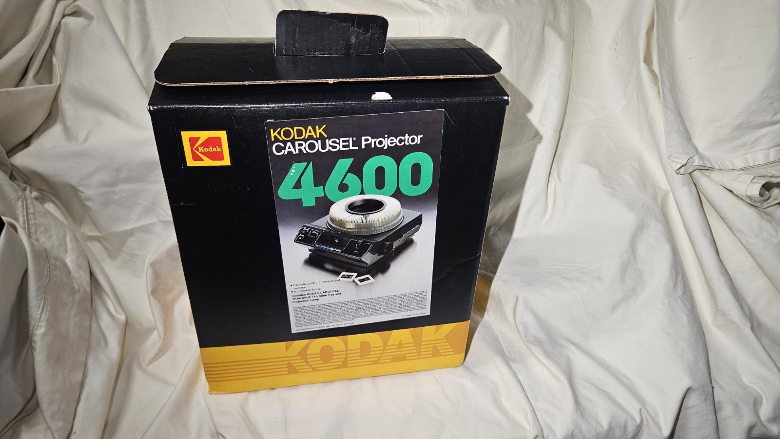 Kodak Carousel 4600 Vintage Slide Projector with Carousels, Remote. Kodak Carousel 4600 Vintage Slide Projector with Carousels, Remote.