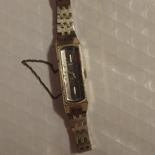 Vintage 1979 Ladies\' Seiko 1520-367F Mechanical Watch with Faceted Glass *works