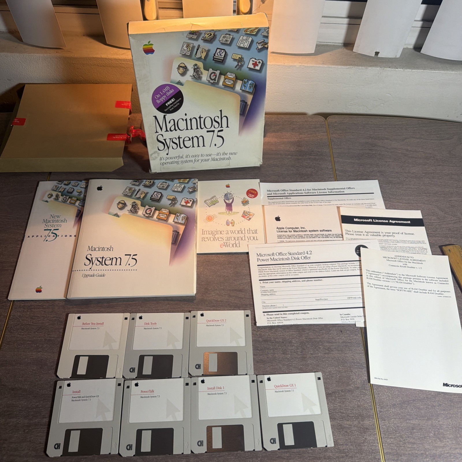Vintage Macintosh System 7.5 Apple