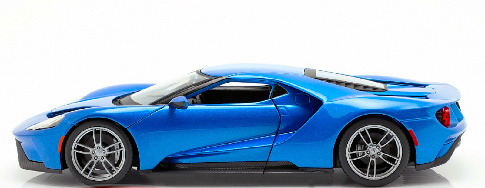 Ford GT40 Race Car Classic Custom Built  Concept 24 Model 12 Carousel Blue 1:18