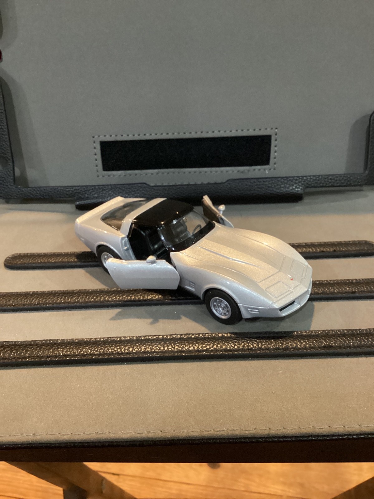 WELLY 82 CHEVY CORVETTE 4.75 INCHES LONG METALLIC SILVER WELLY 82 CHEVY CORVETTE 4.75 INCHES LONG METALLIC SILVER