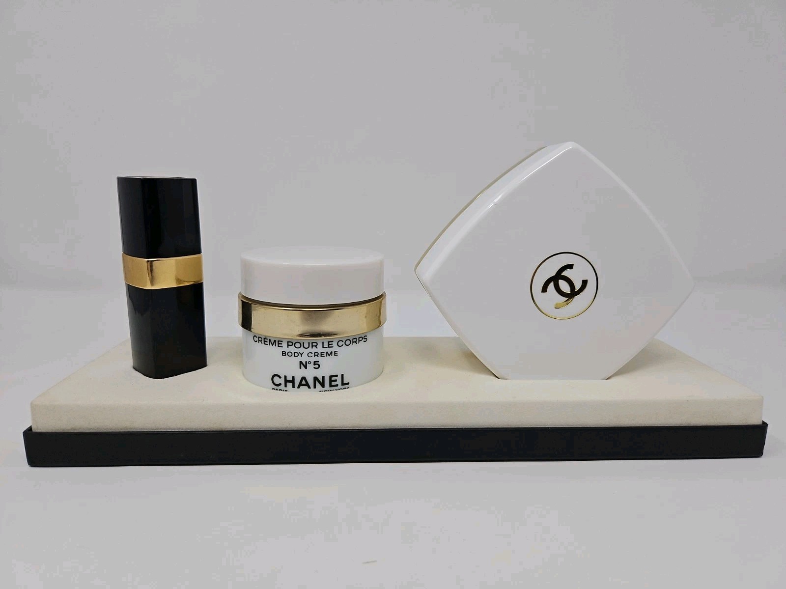 RARE Chanel No 5 Vintage 3pc Bath Powder, Bath Cream &Eau de Toilette Spray NOS RARE Chanel No 5 Vintage 3pc Bath Powder, Bath Cream &Eau de Toilette Spray NOS