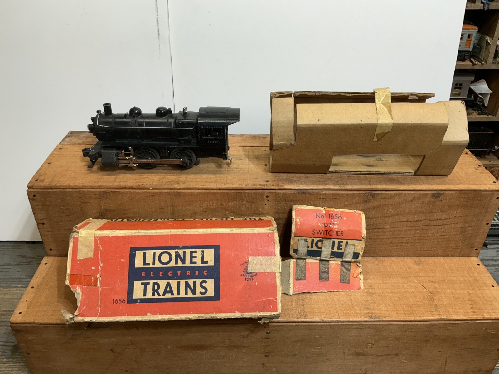 Lionel Postwar #1656 Switcher w/ ORIGINAL BOX AND LINER