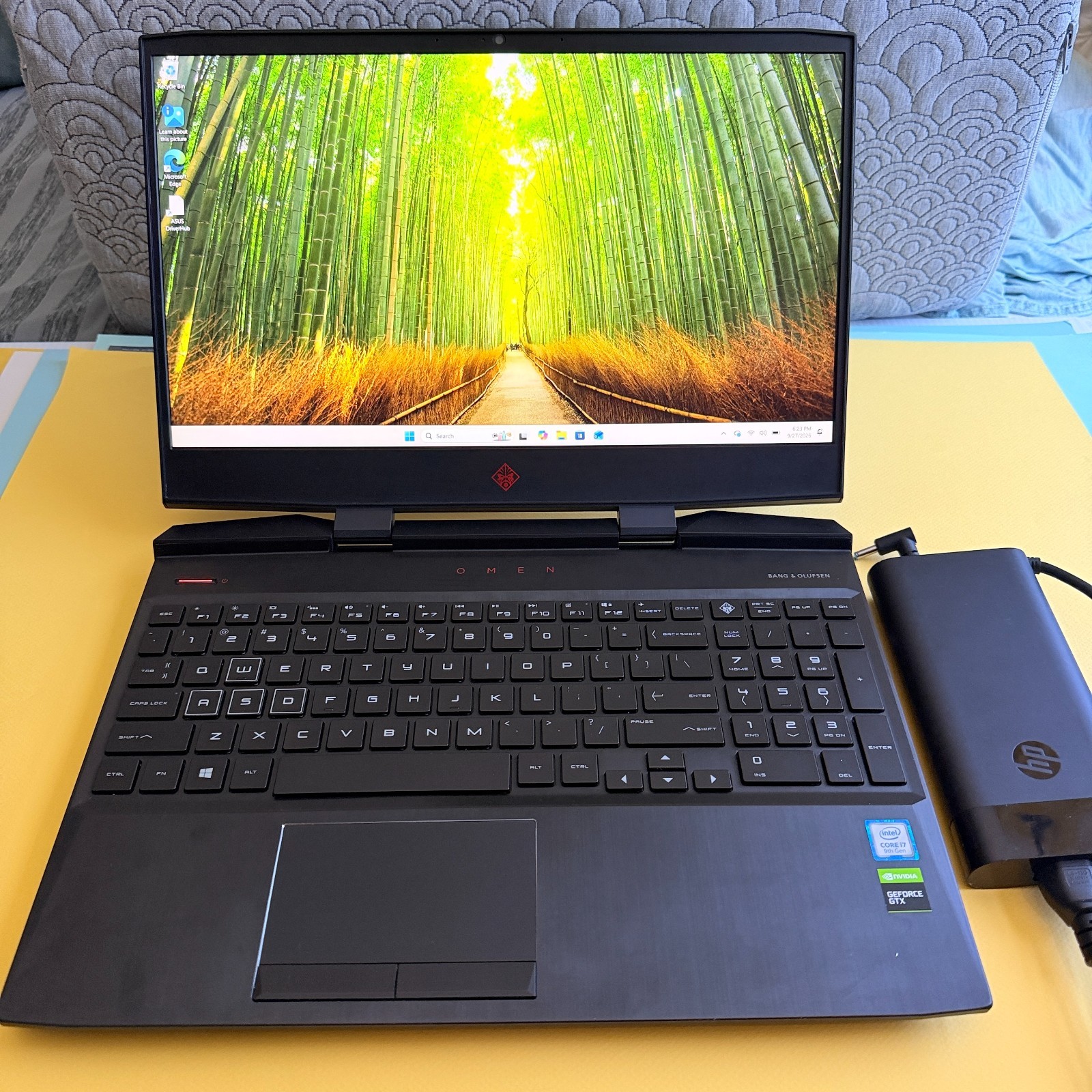 HP OMEN 15 Gaming Laptop i7-9750H GTX 1660 Ti 24GB RAM FHD + Charger