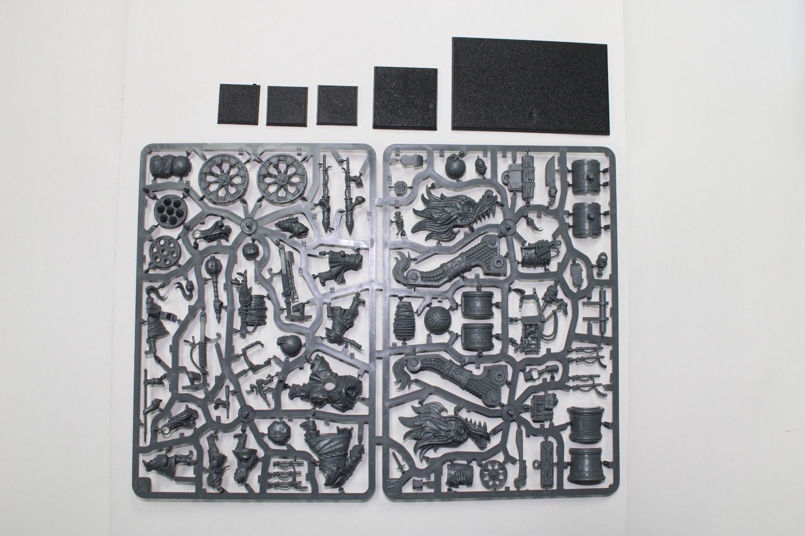 82426 Warhammer The Old World Grand Cathay Grand Cannon Battery on sprue
