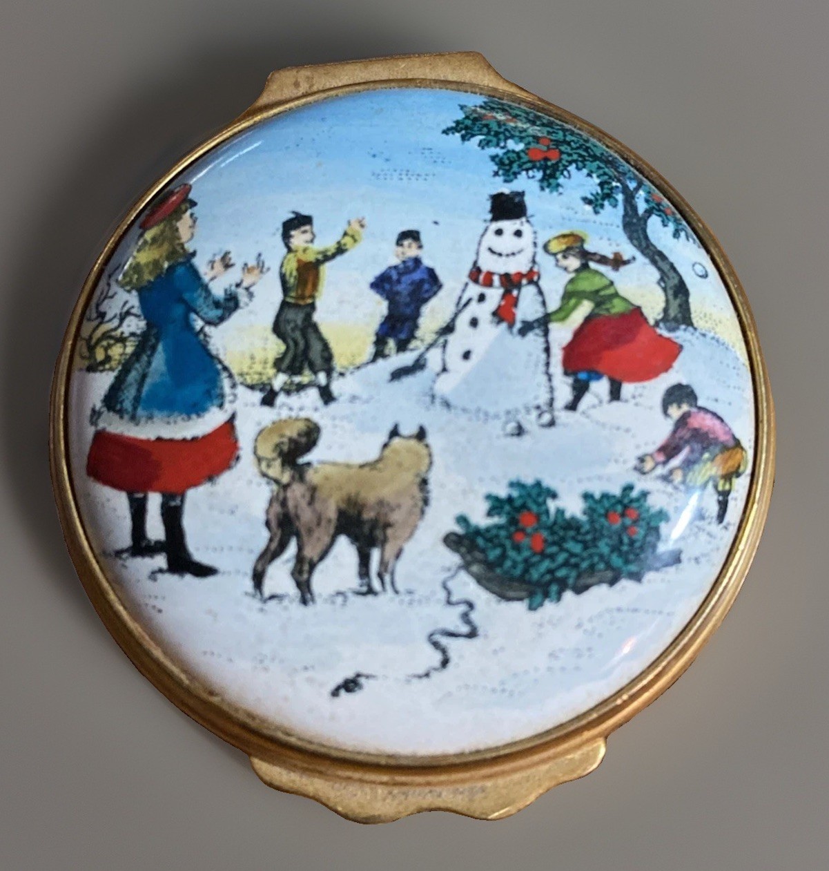 Vintage Bilston & Battersea Round Trinket Box with hinged lid Vintage Bilston & Battersea Round Trinket Box with hinged lid