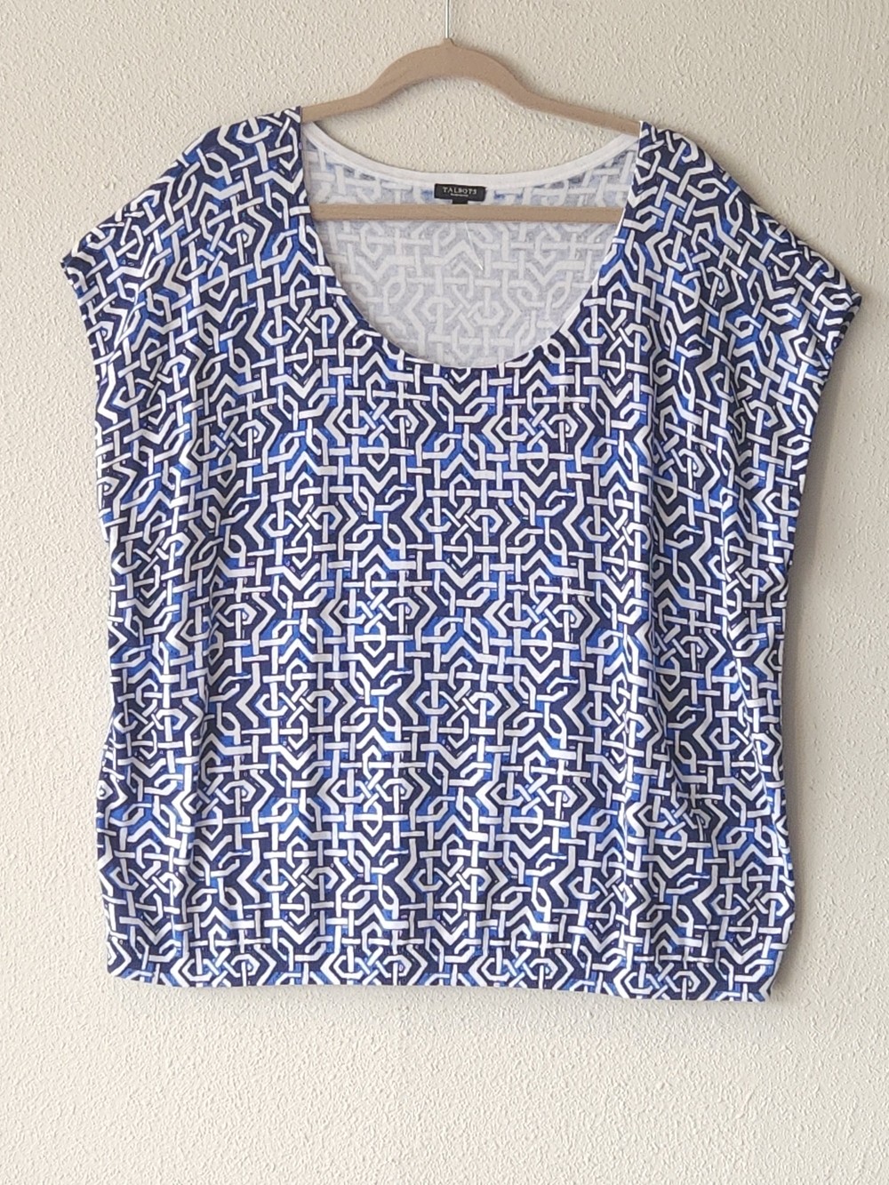 Talbots Blue & White Cap Sleeve Geometric Scoop Top PLUS SIZE PETITE 3XP Talbots Blue & White Cap Sleeve Geometric Scoop Top PLUS SIZE PETITE 3XP