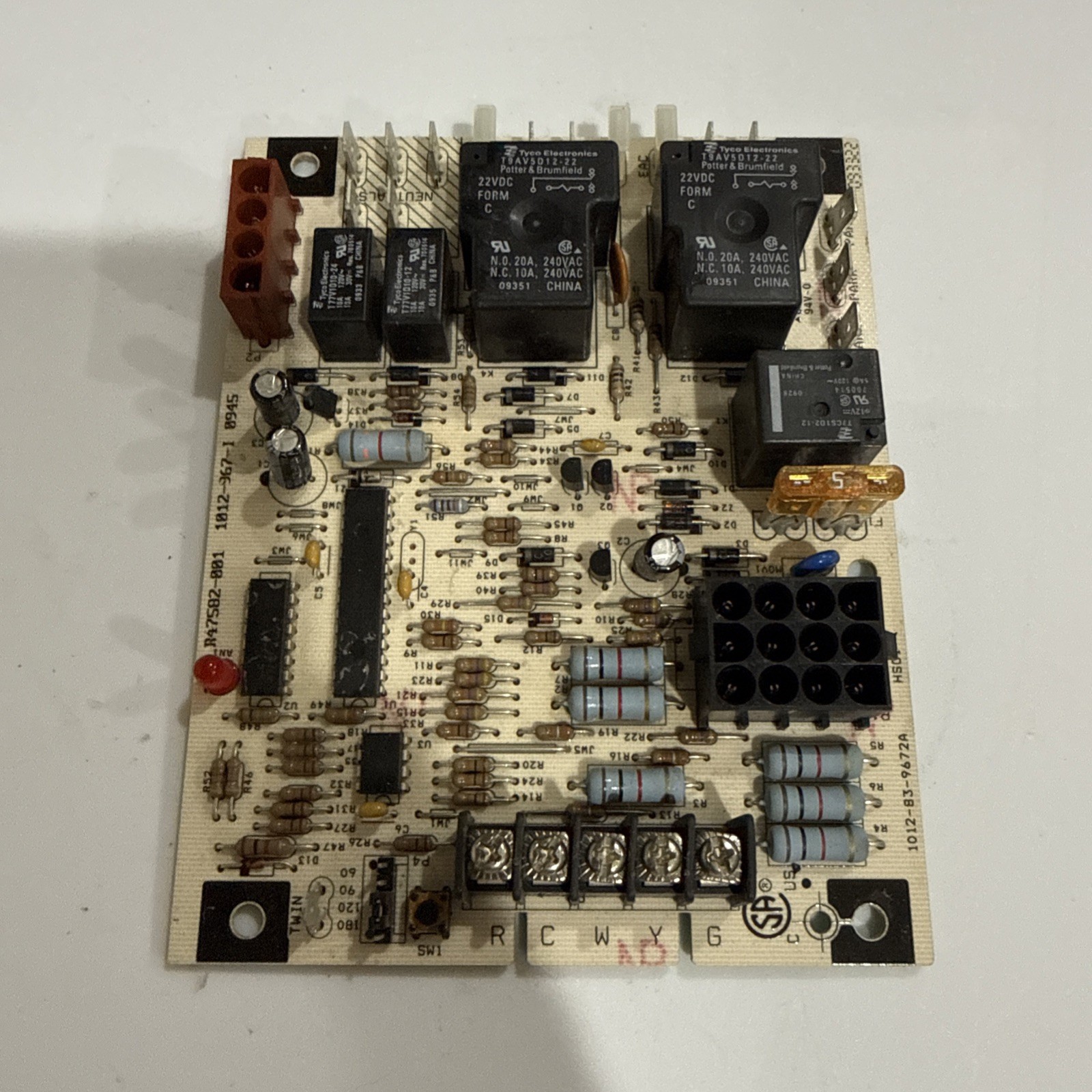 R47582-001 - Armstrong OEM Replacement Furnace Control Board R47582-001 - Armstrong OEM Replacement Furnace Control Board