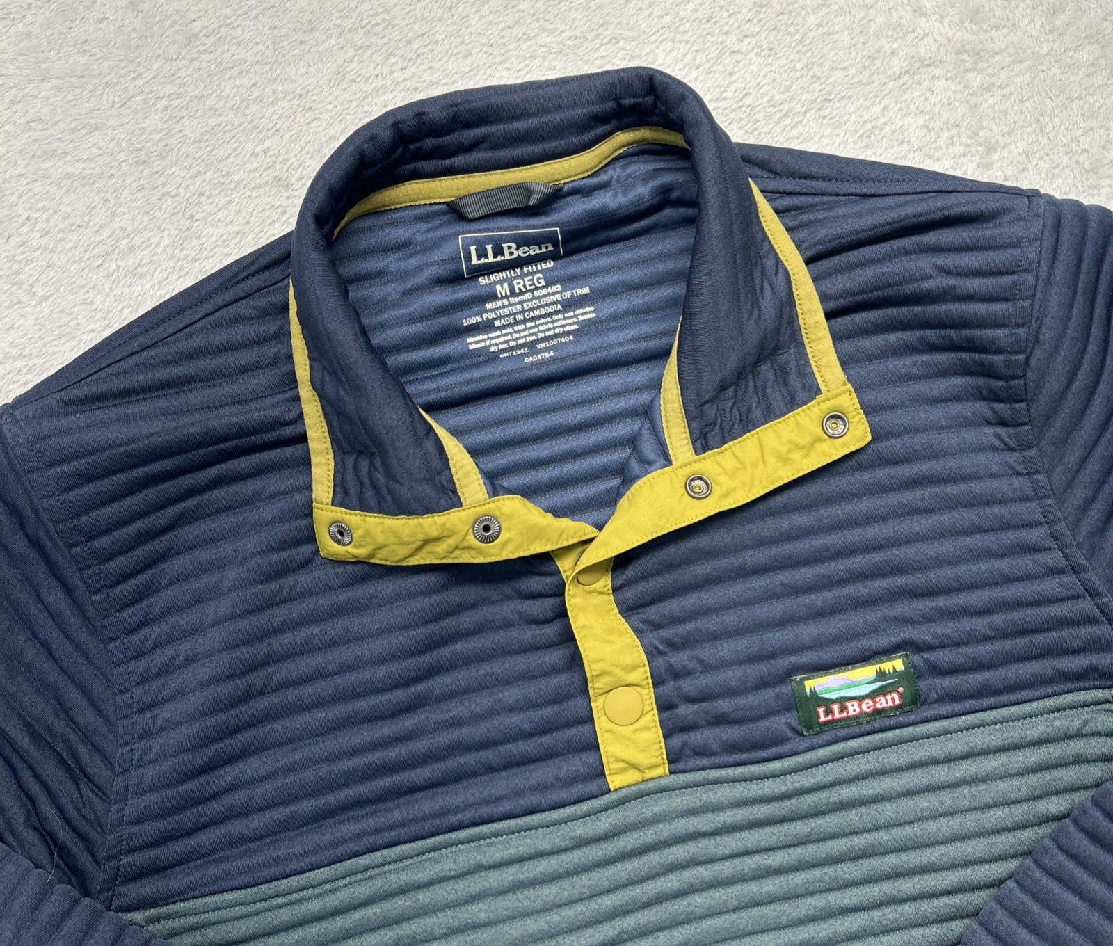 L L Bean Slightly Fitted 1/4 Snap Mens M Reg Blue Green Logo 506482