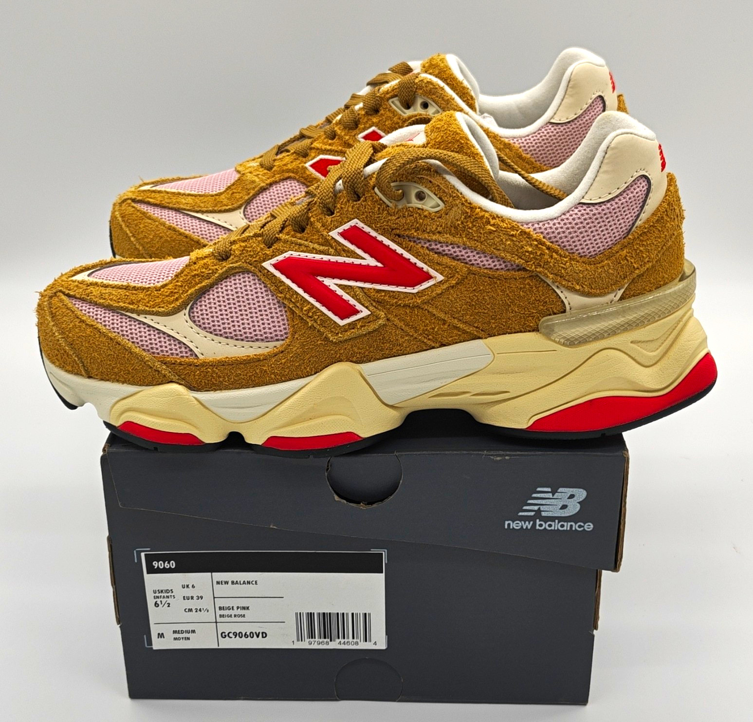 New Balance 9060 Men\'s Low Top Sneakers Beige/Pink/Red GC9060VD New Balance 9060 Men\'s Low Top Sneakers Beige/Pink/Red GC9060VD
