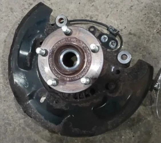 2003-2008 Subaru Forester Front Right Passenger Spindle knuckle Assembly OEM