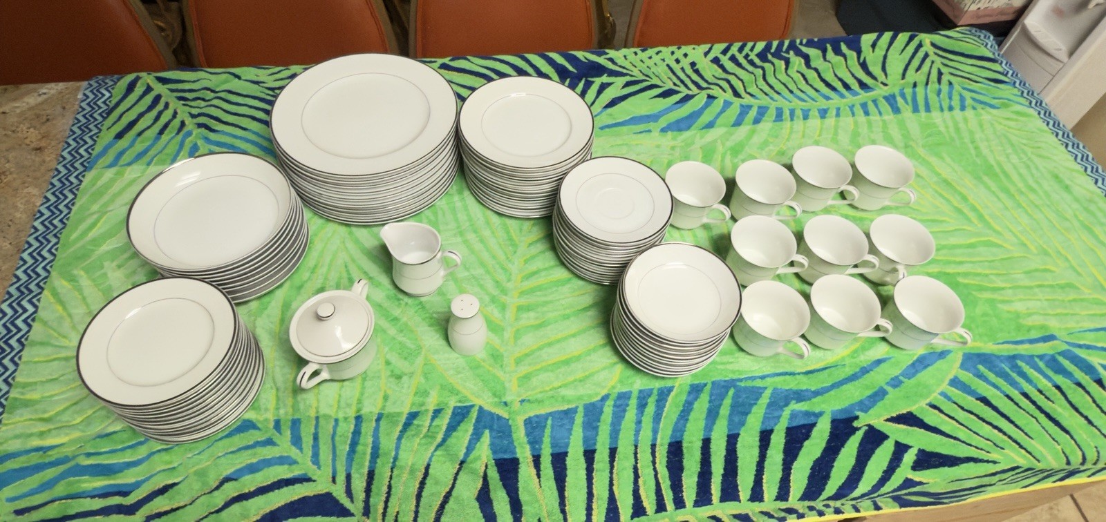 Royal Gallery White Gold Plate 78 Pieces Royal Gallery White Gold Plate 78 Pieces