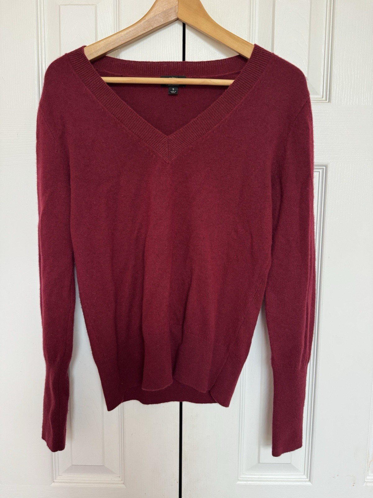 Title: J. Crew Women\'s 100% Cashmere V-Neck Sweater Size S Burgundy Wine Red