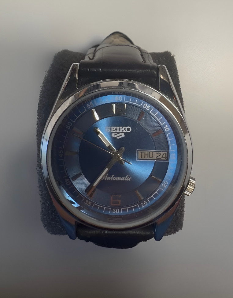 Seiko 5 SNK615 Blue Sunburst Dial Automatic Watch 7S26-02F0 - 37mm Seiko 5 SNK615 Blue Sunburst Dial Automatic Watch 7S26-02F0 - 37mm