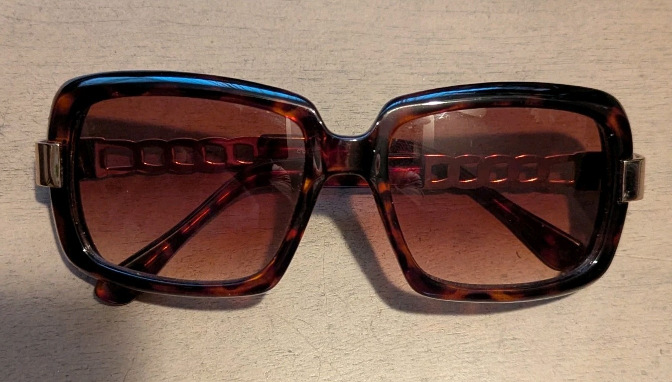 Vintage Halston Sunglasses 1980's Solid Smoke Lense Tortoise Gold Chain Stems Vintage Halston Sunglasses 1980's Solid Smoke Lense Tortoise Gold Chain Stems