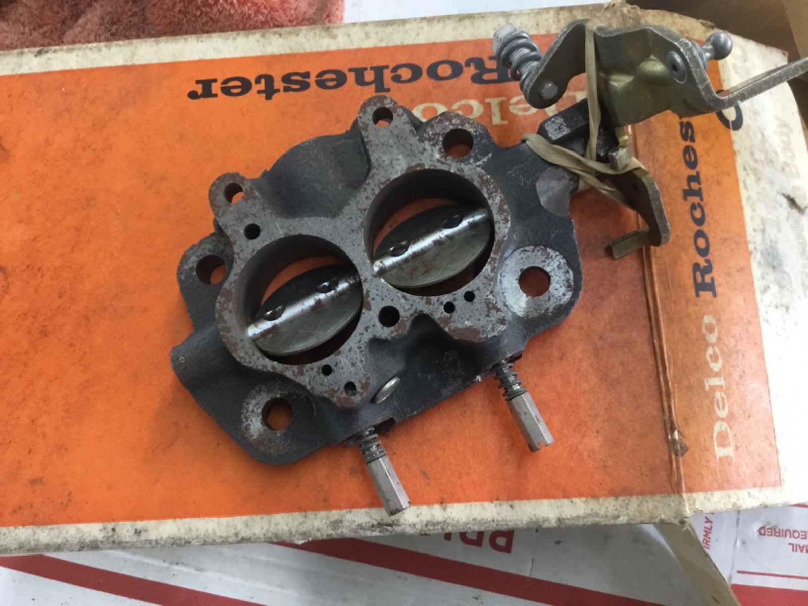 GM CHEVY OLDS BUICK PONTIAC 2 BARREL ROCHESTER Carburetor BASE NOS 1-7/16 GM CHEVY OLDS BUICK PONTIAC 2 BARREL ROCHESTER Carburetor BASE NOS 1-7/16
