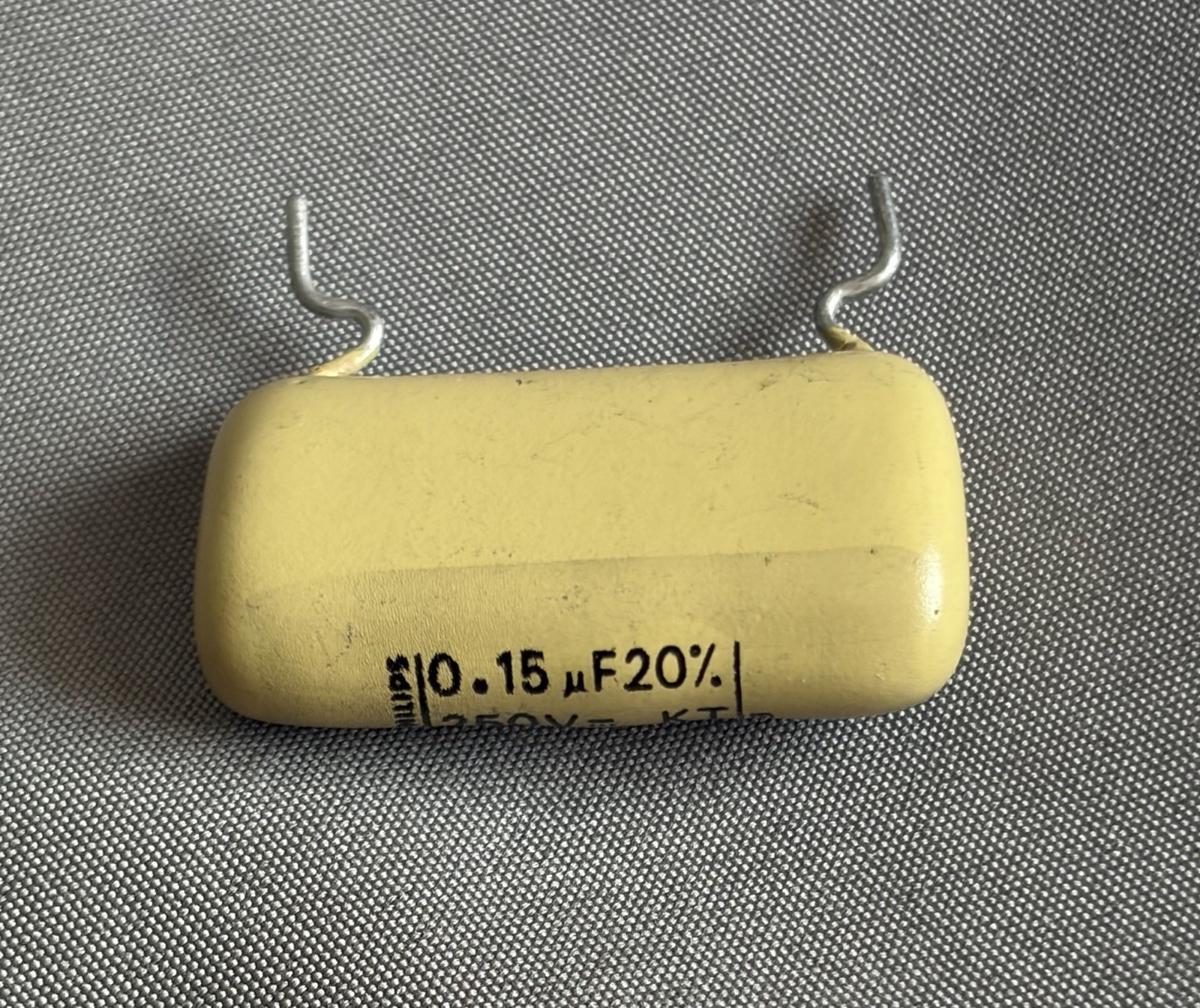 Philips .15 uF 250V Mustard Drop Radial Lead Audio/Crossover Capacitor Vint. NOS