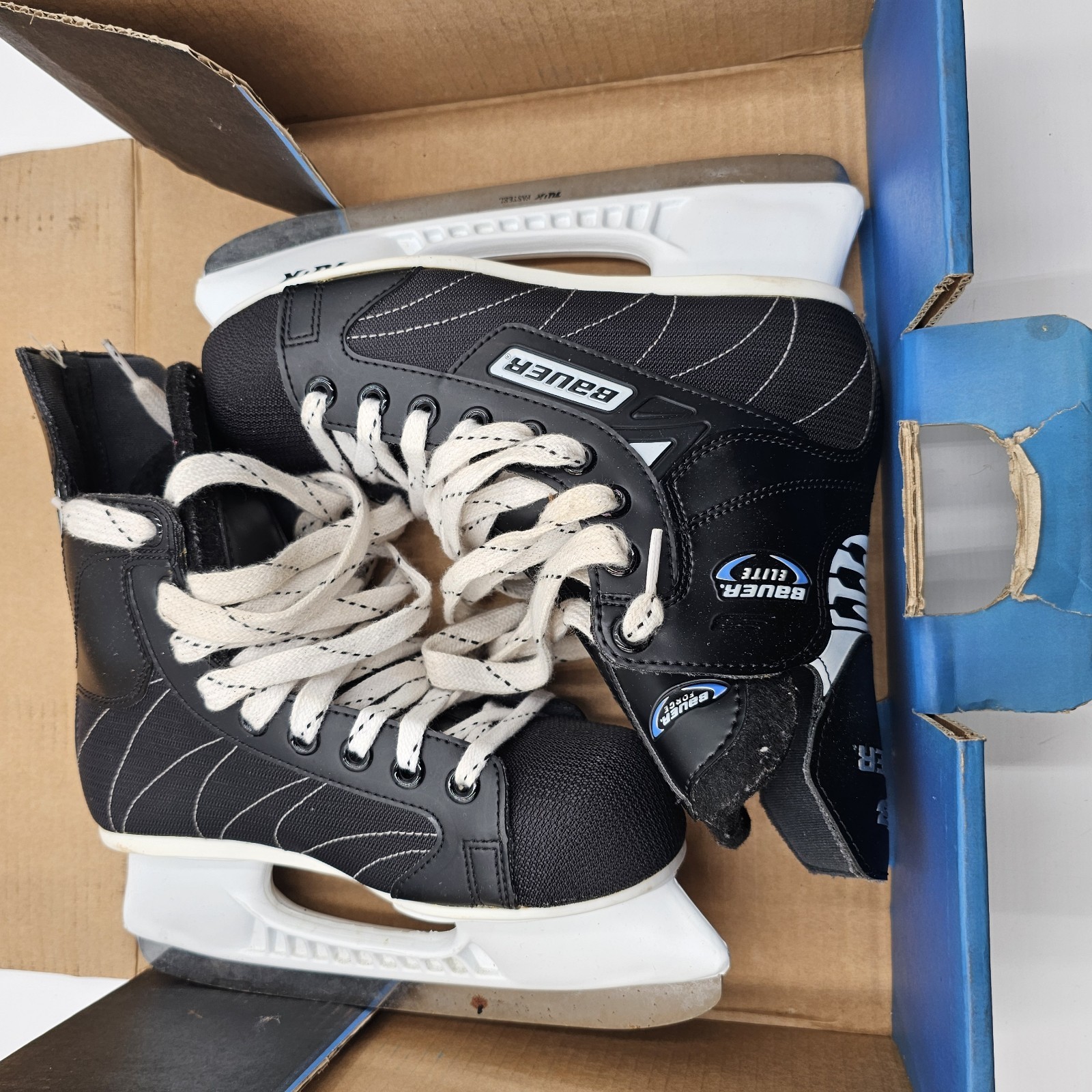 Bauer Elite Jr Ice Hockey Skates Size 4R Shoe Size US 5, Eur 37.5, UK 4.5 W/Box