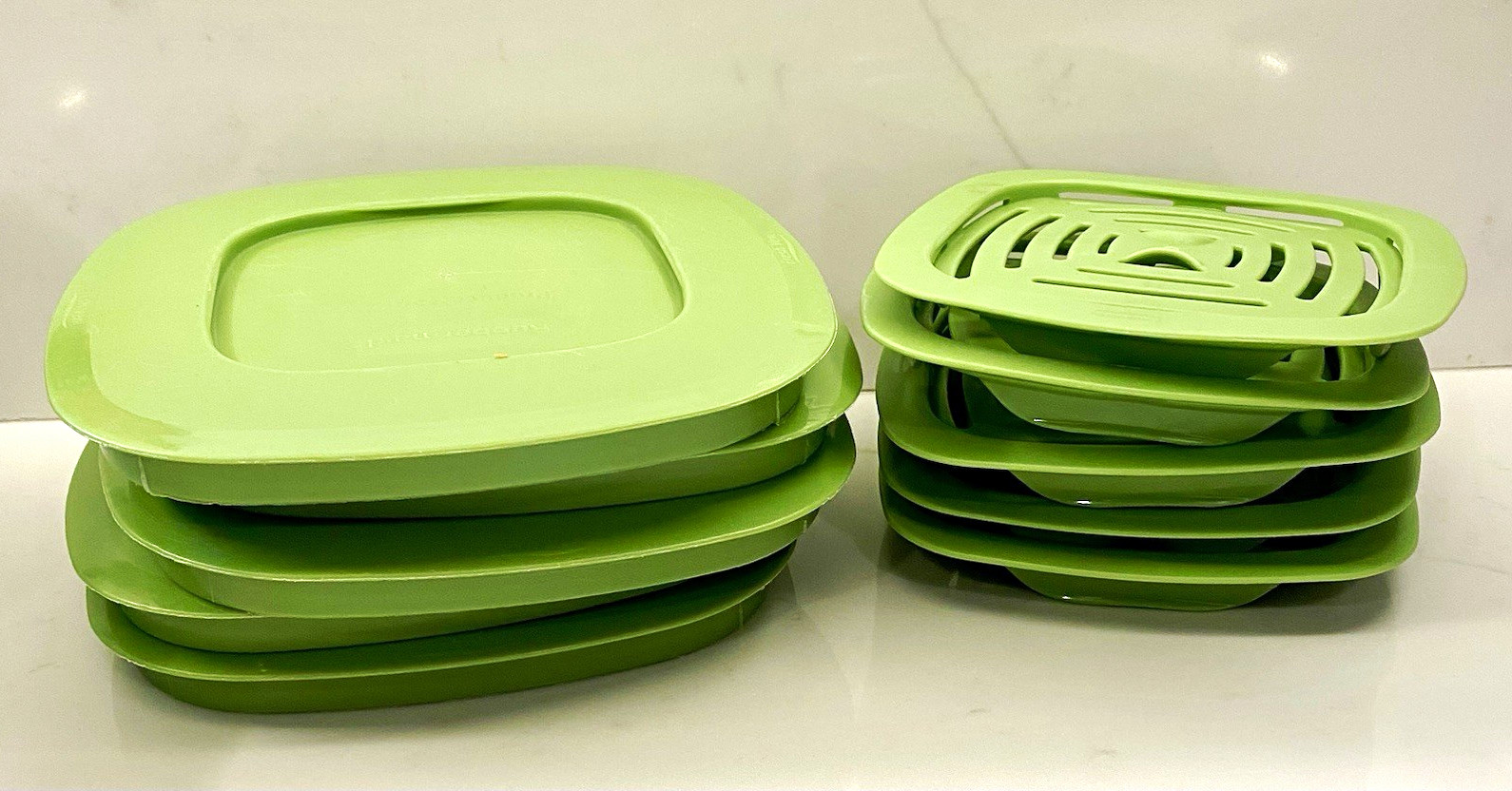 VTG RUBBERMAID GREEN PRODUCE SAVER (5) LIDS & (5) GRID TRAY INSERTS 7K02 7K05