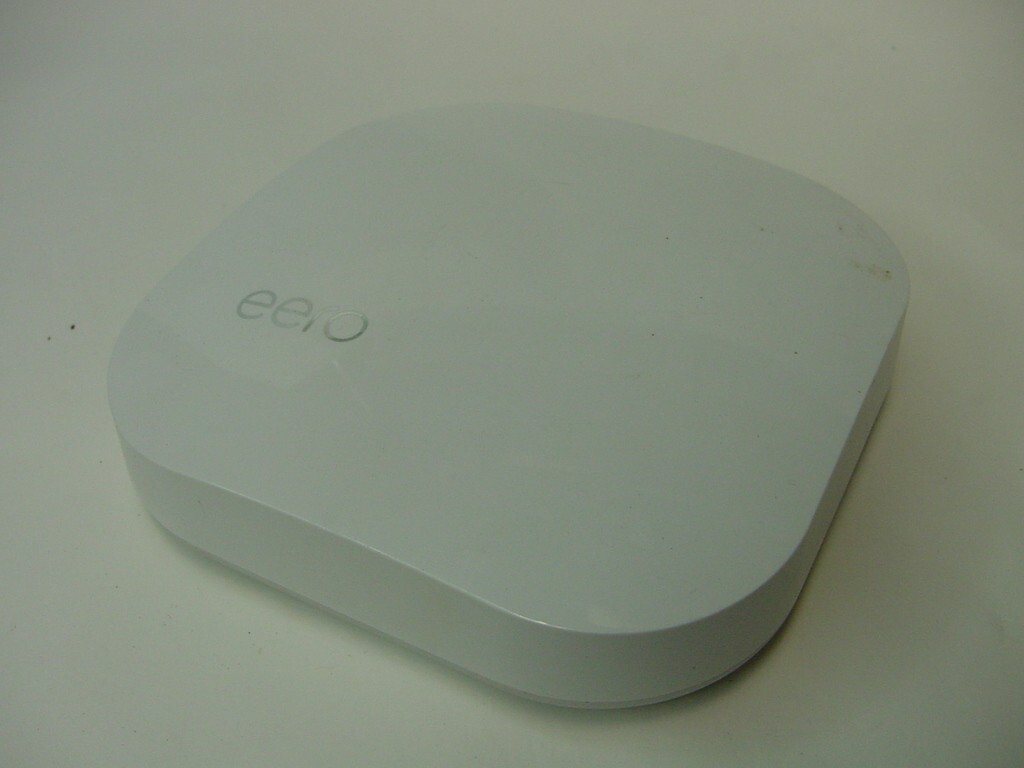 EERO A010001 MESH WIFI WIRELESS ROUTER - NO POWER CORD EERO A010001 MESH WIFI WIRELESS ROUTER - NO POWER CORD