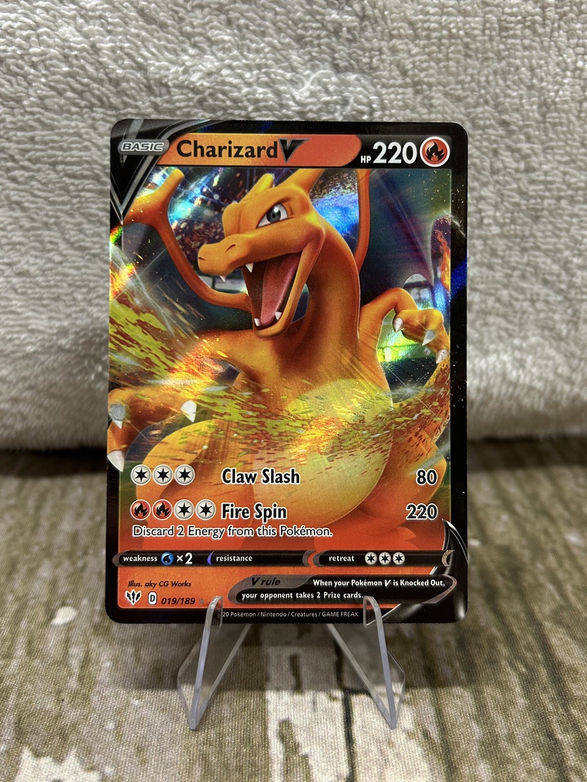 Charizard V 019/189 Holo V Rare Darkness Ablaze Pokemon Charizard V 019/189 Holo V Rare Darkness Ablaze Pokemon