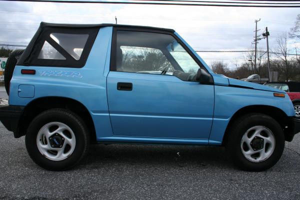 For 88-94 Suzuki Sidekick GEO Tracker Premium Replacement Top Black with Windows For 88-94 Suzuki Sidekick GEO Tracker Premium Replacement Top Black with Windows