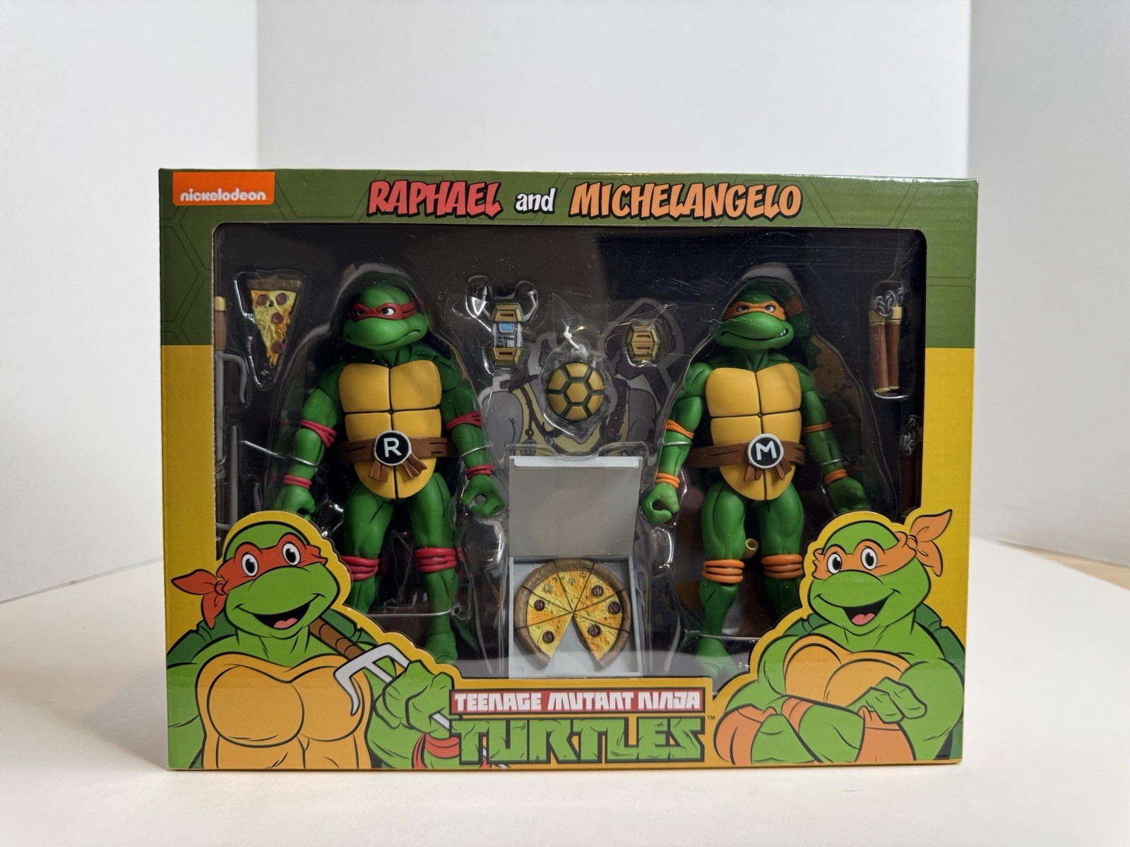 NECA Teenage Mutant Ninja Turtles Cartoon Raphael and Michelangelo