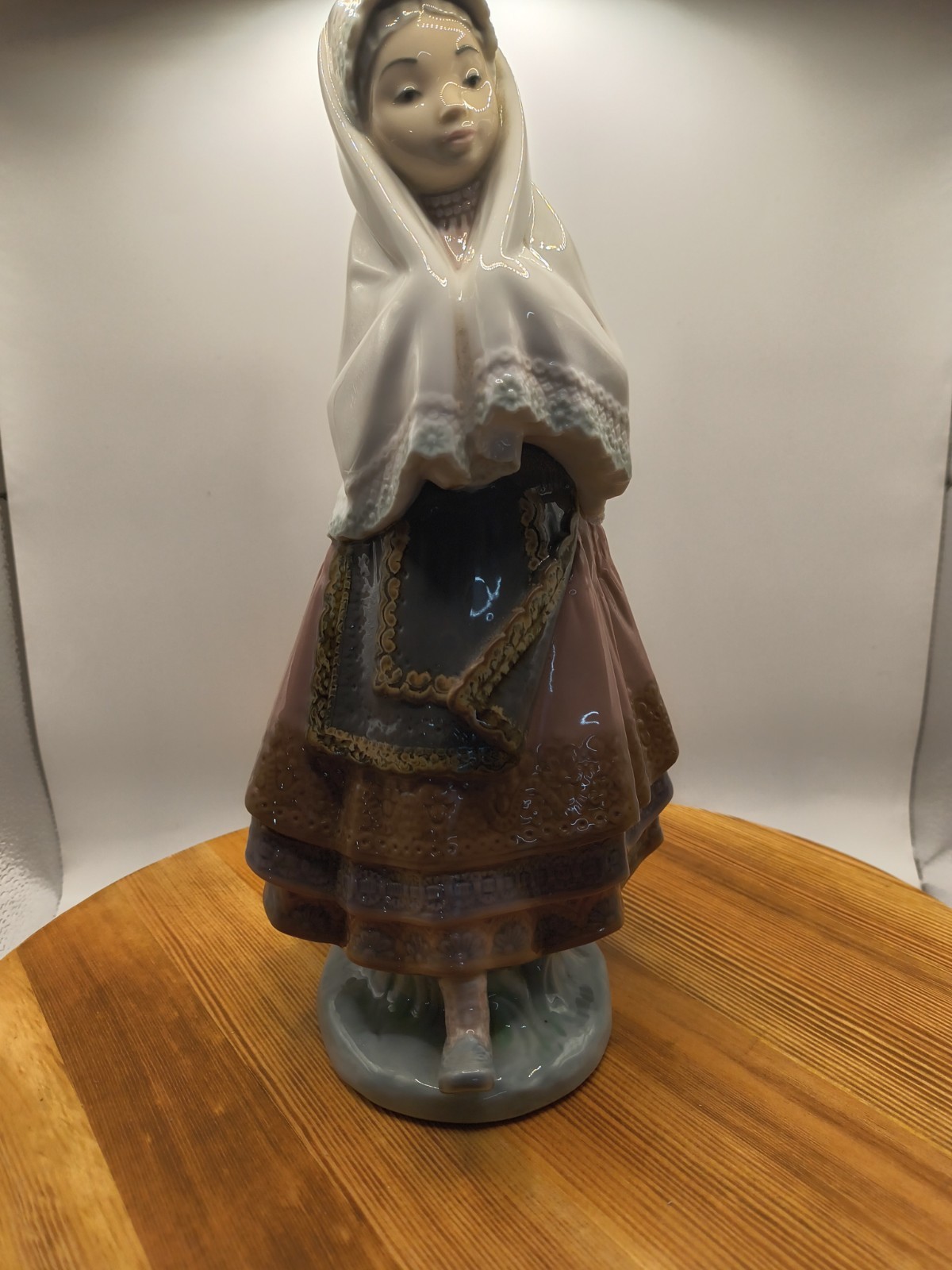 Vintage Lladro Festival Time Figurine 5053 Spanish Girl Hand Made Spain 1971-74