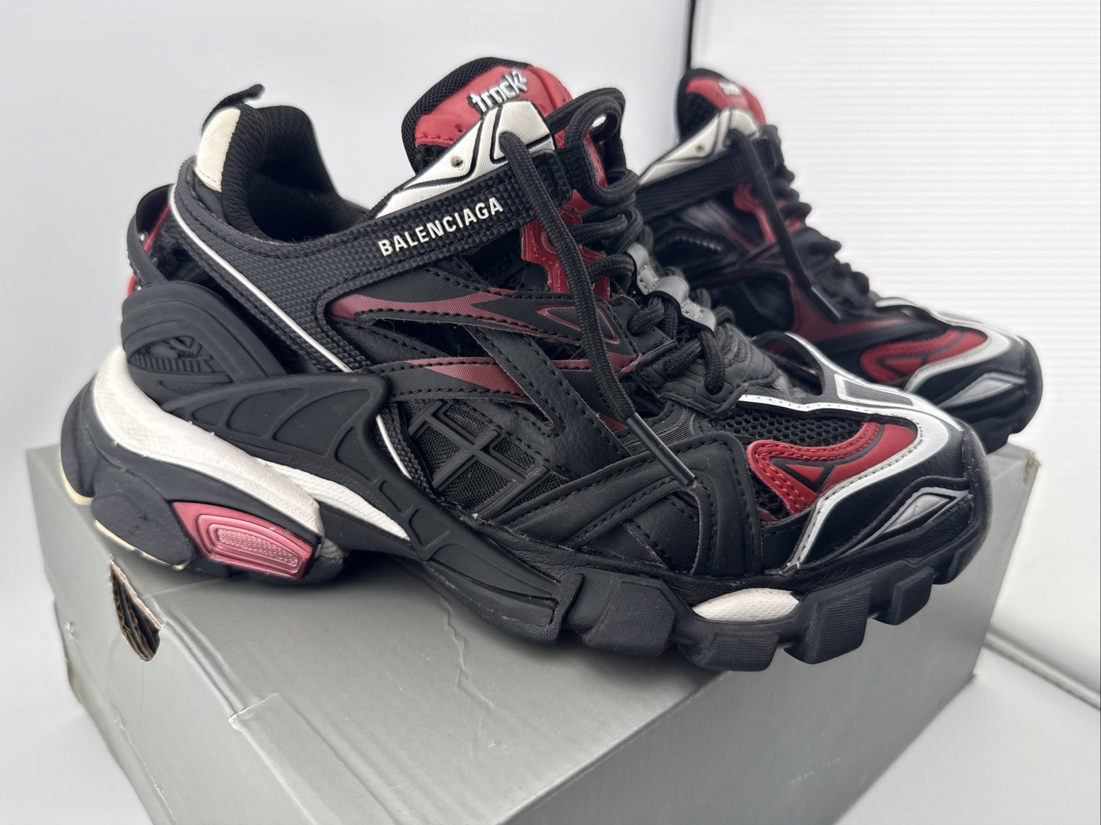 Balenciaga Track 2 Sneakers Size 6 Black And Red Mine Scraping Flaws