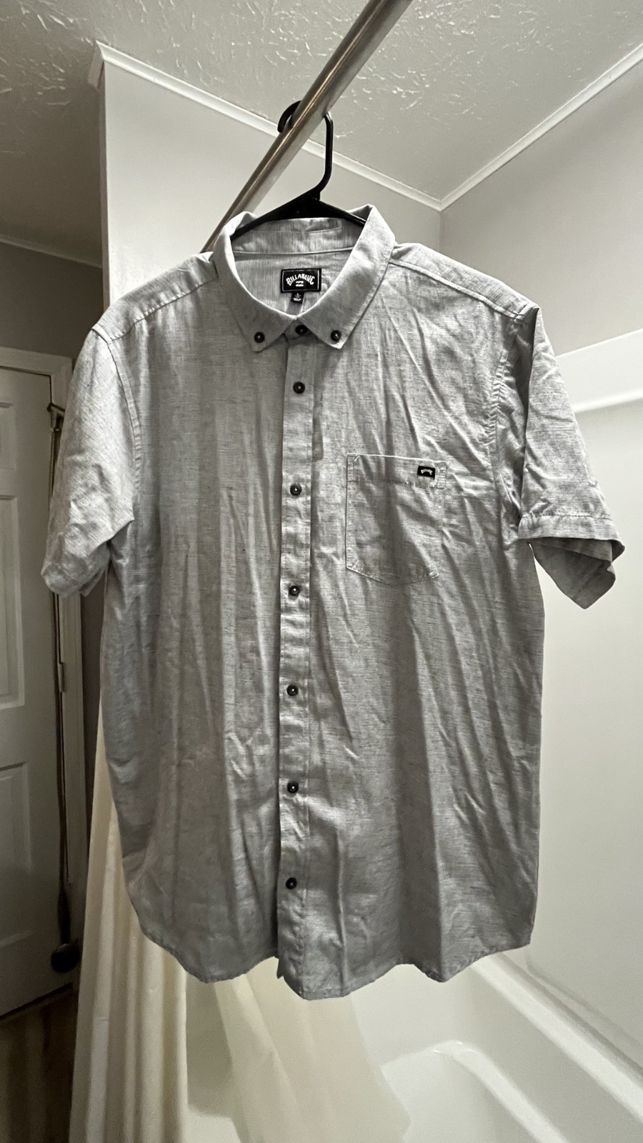 BILLABONG MEN\'S SIZE L GRAY SHORT-SLEEVE BUTTON-UP NEW NO TAGS 