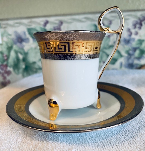 VINTAGE YAU SHING GOLD GREEK  KEY DEMITASSE 24K GOLD & WHTE CUP & SAUCER SET/ 6