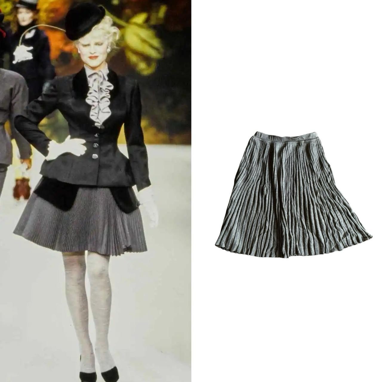 Vintage Vivienne Westwood 1995 A/W Vive La Cocotte Pleated Skirt Vintage Vivienne Westwood 1995 A/W Vive La Cocotte Pleated Skirt