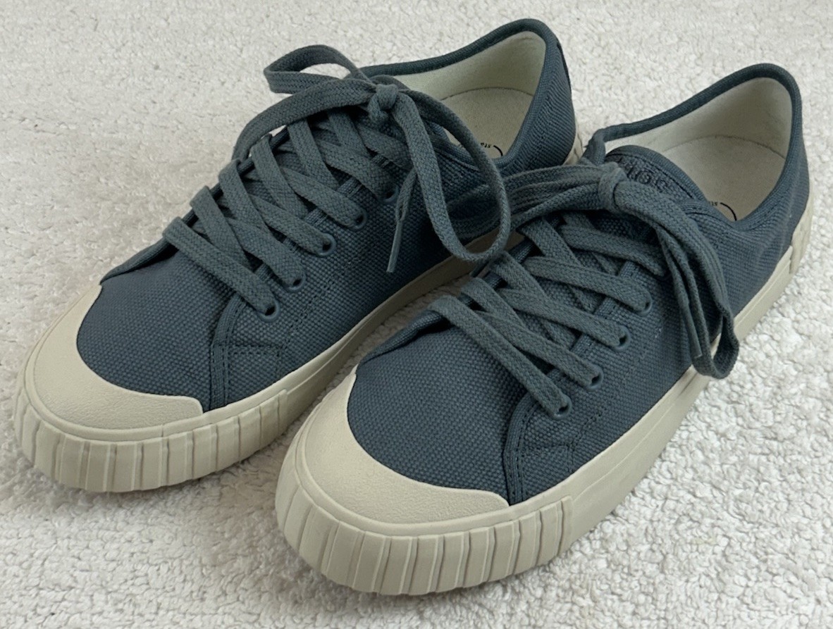 NWOB Taos One Vision Classic LOW TOP Sneakers in DUSTY BLUE GRAY Wmns Sz 8 US
