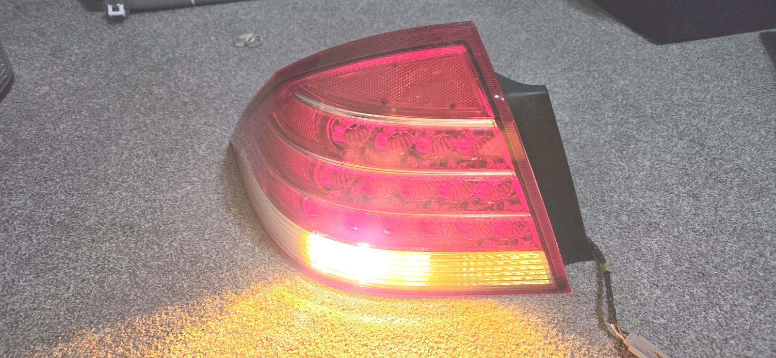 TESTED 2005-2007 MERCURY MONTEGO DRIVER LH SID LED TAIL LIGHT LAMP ASSEMBLY OEM. TESTED 2005-2007 MERCURY MONTEGO DRIVER LH SID LED TAIL LIGHT LAMP ASSEMBLY OEM.