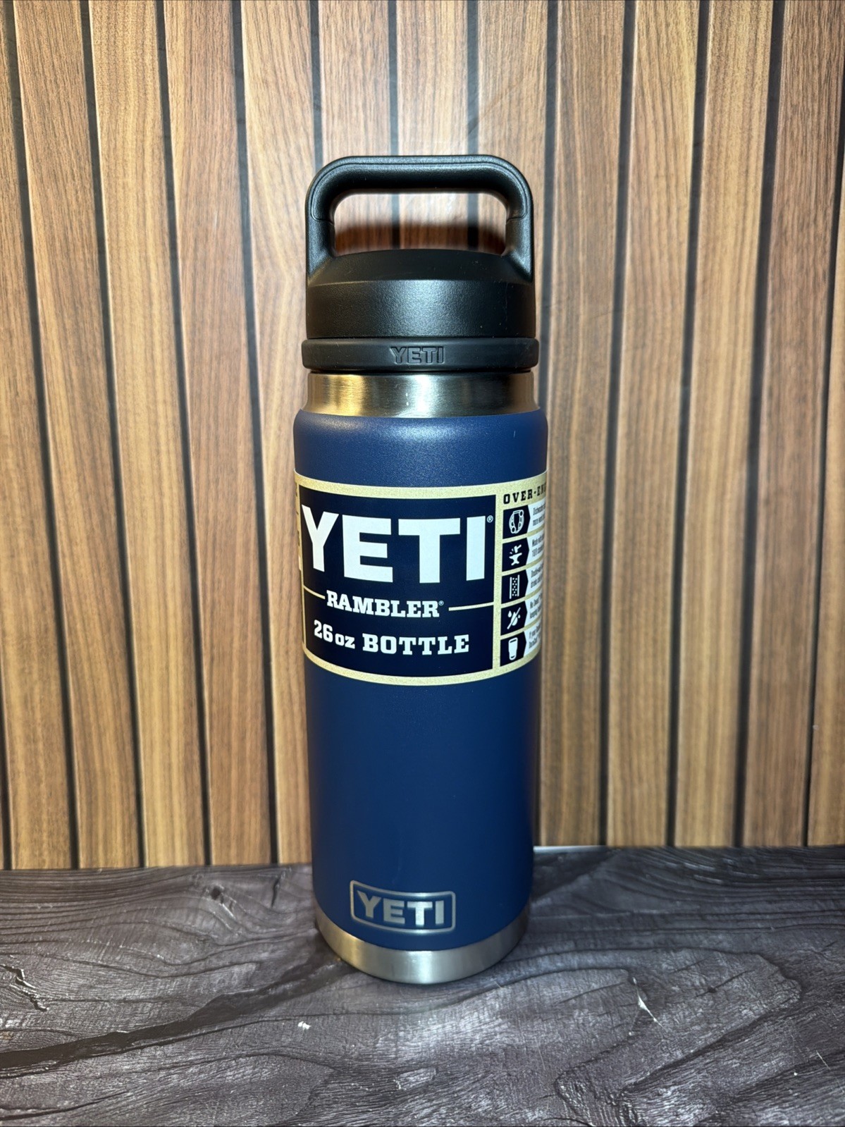 YETI Rambler 26 oz Navy Blue Vacuum Insulated Stainless Steel Water Bottle